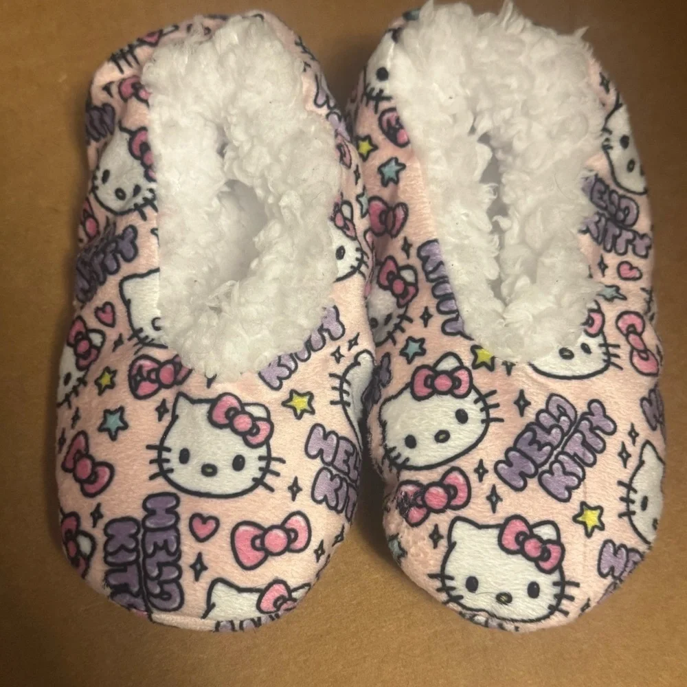 HELLO KITTY Sanrio Fuzzy fur slip on slippers Kids Girls size 11/12 house shoes